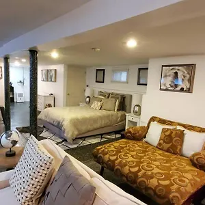 Apartment Cozy Studio; Lower Level Unit