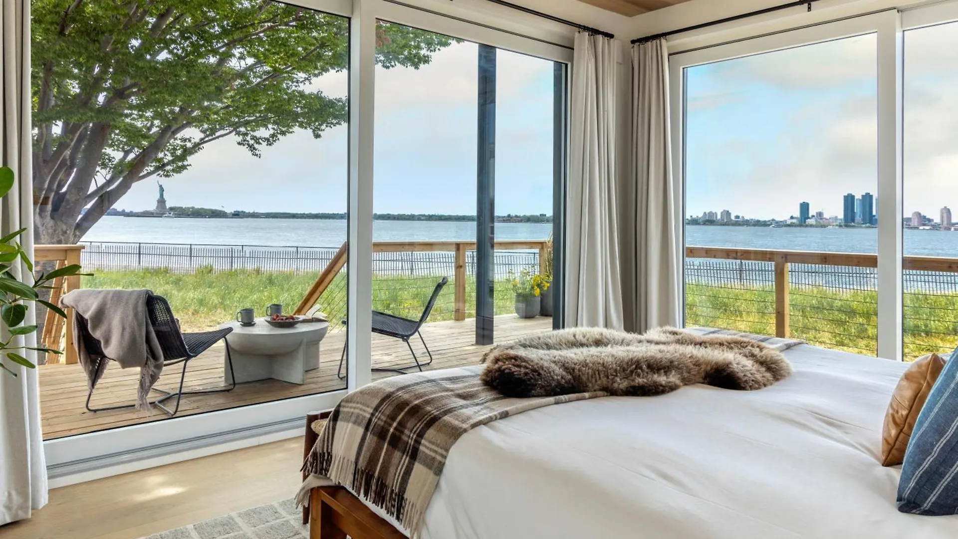 **** Отель Collective Retreats Governors Island Нью-Йорк США