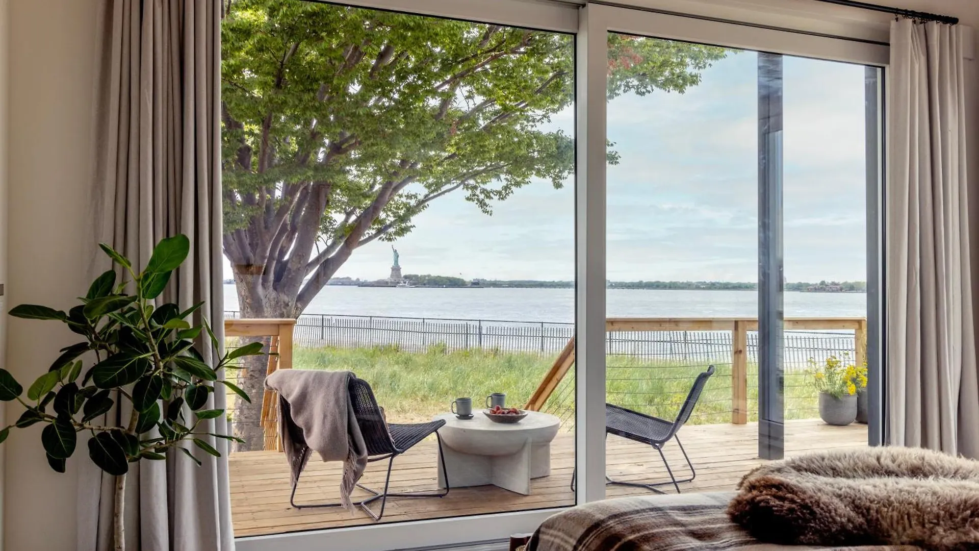 Collective Retreats Governors Island Нью-Йорк США